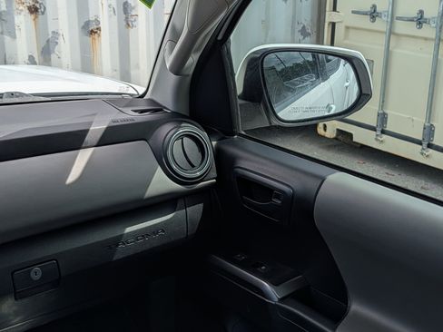 Used 2020 Toyota Tacoma SR5 image 20