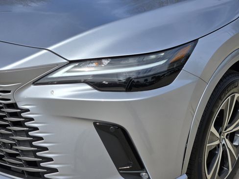 Certified 2026 Lexus RX 350h w/ Cold Area Package image 13