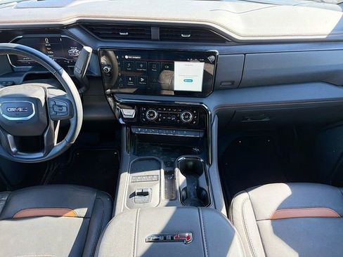 Used 2025 GMC Sierra 2500 AT4 w/ AT4 Premium Plus Package image 18