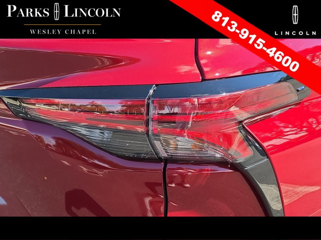 Used 2024 Toyota Sienna XSE w/ XSE Plus Package FWD image 7