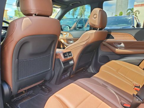 Used 2024 Mercedes-Benz GLE 350 4MATIC image 11