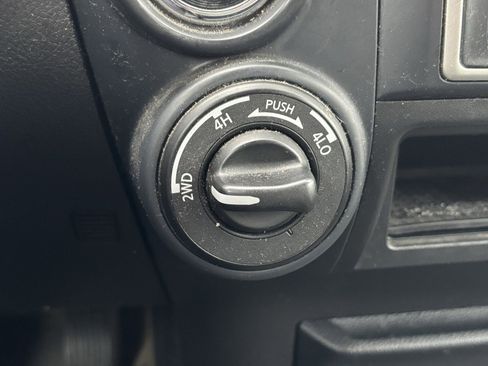 Used 2017 Nissan Titan S image 10