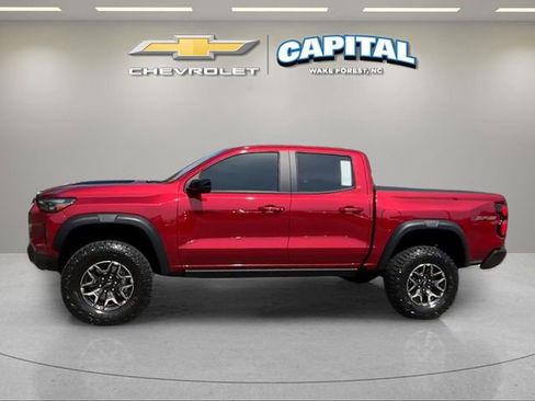 Used 2024 Chevrolet Colorado ZR2 w/ ZR2 Convenience Package III AWD/4WD image 2