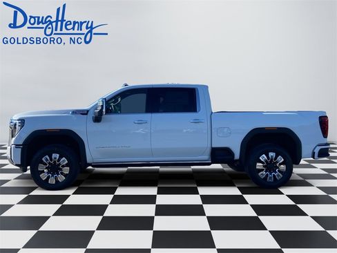 New 2026 GMC Sierra 2500 Denali w/ Denali Reserve Package image 2