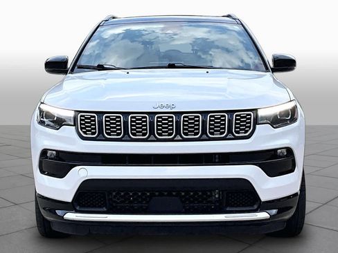 Used 2025 Jeep Compass Limited w/ Elite Group AWD/4WD image 4