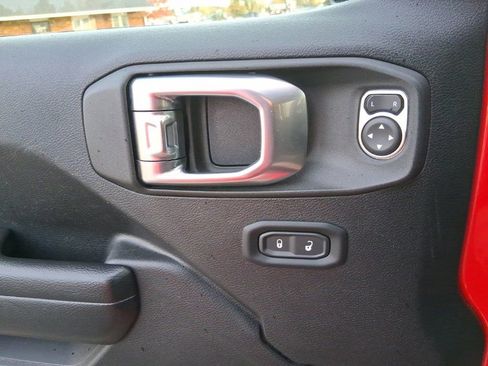 Used 2023 Jeep Gladiator Sport image 21