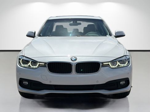 Used 2018 BMW 320i Sedan w/ Premium Package RWD image 8