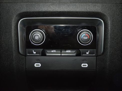 Used 2024 Chevrolet Suburban High Country image 43