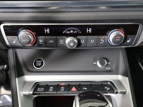 Certified 2025 Audi Q3 2.0T Premium Plus w/ Premium Plus Package image 6