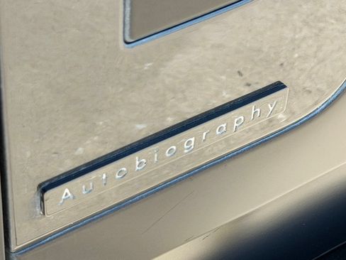 Used 2023 Land Rover Range Rover Long Wheelbase Autobiography AWD/4WD image 10