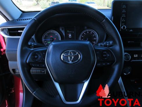 Certified 2022 Toyota Venza LE image 12