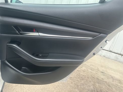 Used 2023 MAZDA MAZDA3 s FWD image 15