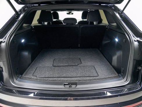 Used 2024 Volkswagen Atlas Cross Sport SE image 14