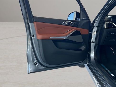 Used 2026 BMW X5 sDrive40i w/ M Sport Package image 14