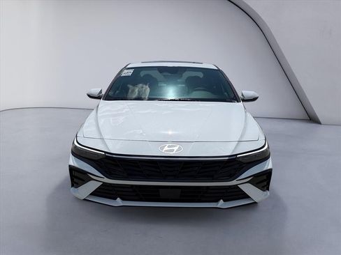 New 2026 Hyundai Elantra Limited FWD image 8