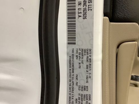 Certified 2022 Jeep Grand Cherokee Laredo E w/ Security & Convenience Group image 16