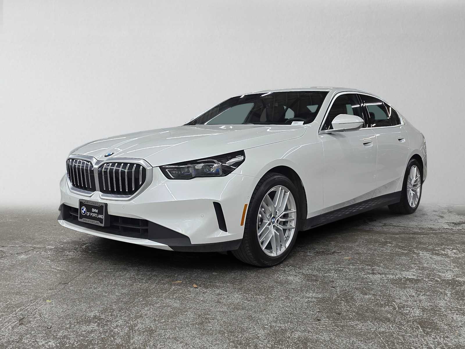 Used 2025 BMW 530i xDrive AWD/4WD image 7