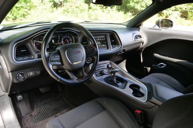 Used 2019 Dodge Challenger SXT w/ Driver Convenience Group AWD/4WD image 11