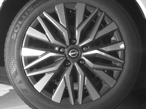 Used 2025 Nissan Altima 2.5 SV image 15