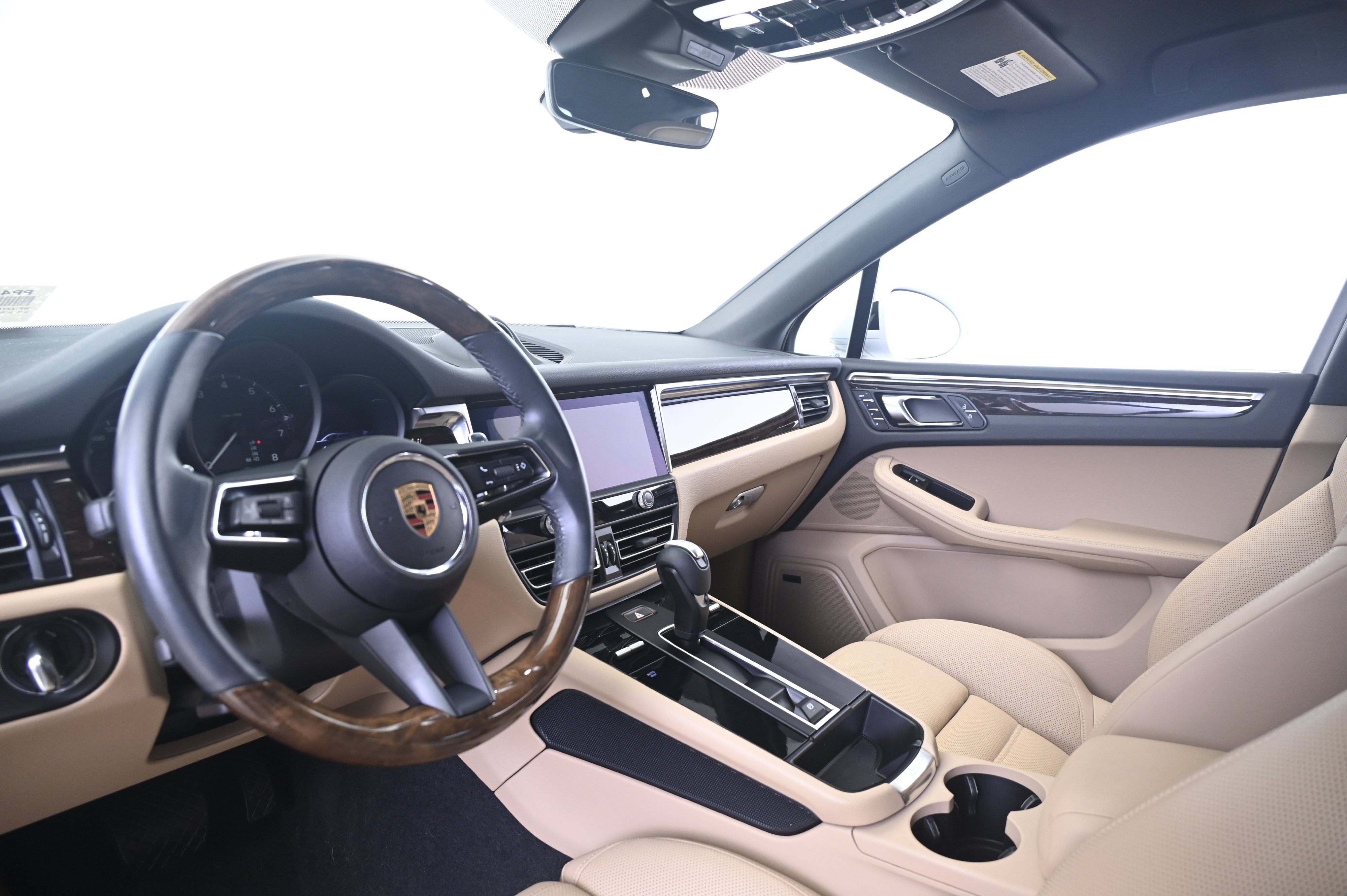 Certified 2024 Porsche Macan AWD/4WD image 27