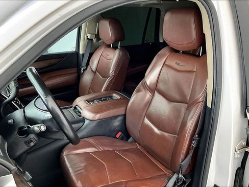 Used 2016 Cadillac Escalade Premium image 33