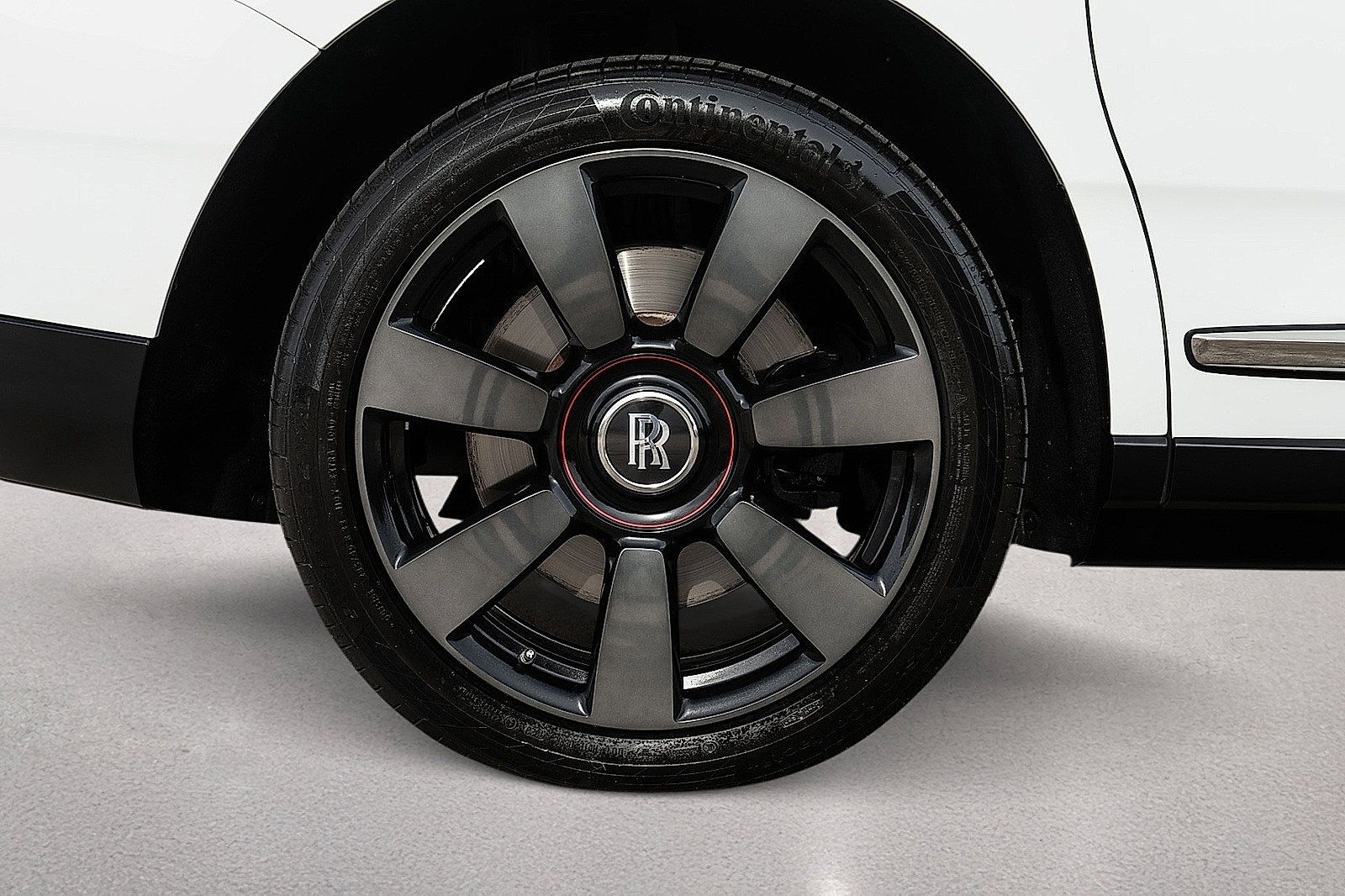 Used 2022 Rolls-Royce Cullinan AWD/4WD image 6