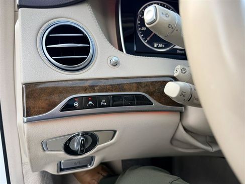 Used 2017 Mercedes-Benz S 550 4MATIC Sedan image 33