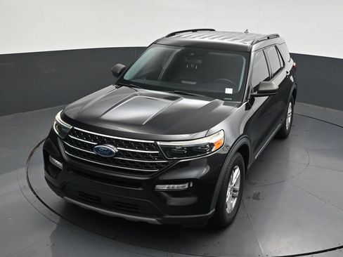 Used 2021 Ford Explorer XLT w/ Equipment Group 202A RWD image 21