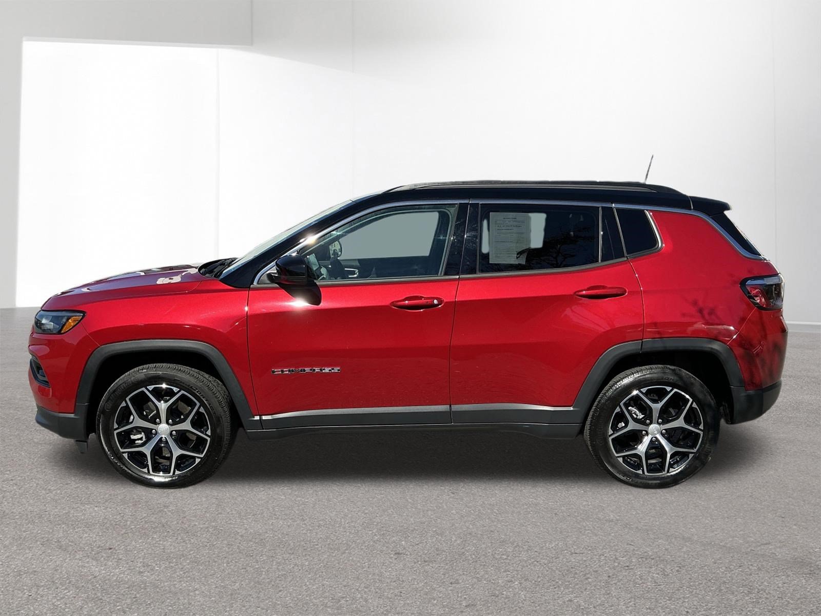Used 2024 Jeep Compass Limited AWD/4WD image 7