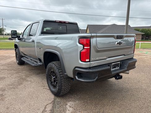 New 2026 Chevrolet Silverado 2500 ZR2 image 4