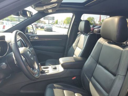 Used 2017 Jeep Grand Cherokee Limited AWD/4WD image 18