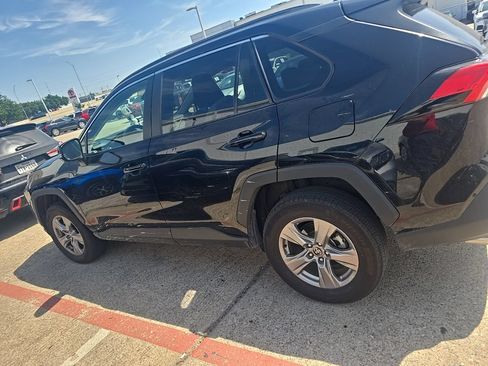 Used 2025 Toyota RAV4 XLE FWD image 10