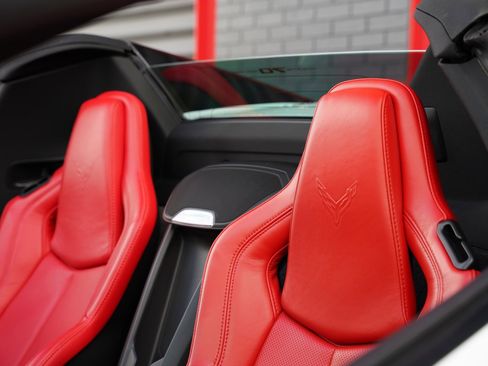 Used 2023 Chevrolet Corvette Stingray Convertible w/ 1LT image 17