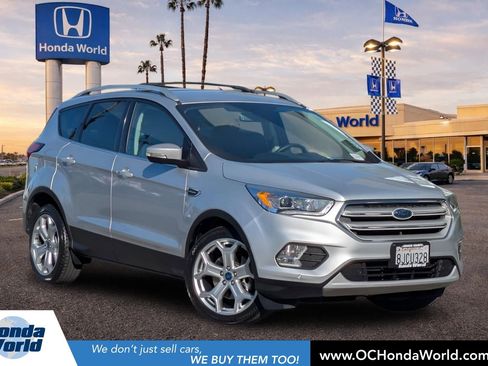 Used 2019 Ford Escape Titanium FWD image 1