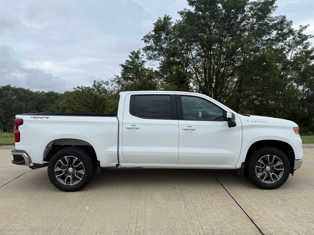 Used 2024 Chevrolet Silverado 1500 LT AWD/4WD image 2