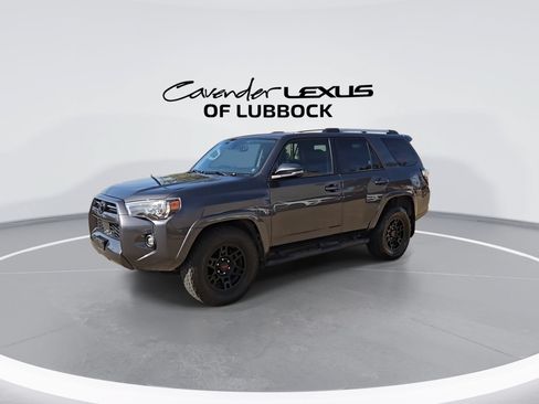 Used 2022 Toyota 4Runner SR5 Premium w/ Moonroof Package RWD image 4