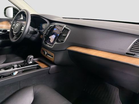 Certified 2023 Volvo XC90 B5 Plus w/ Protection Package Premier image 32