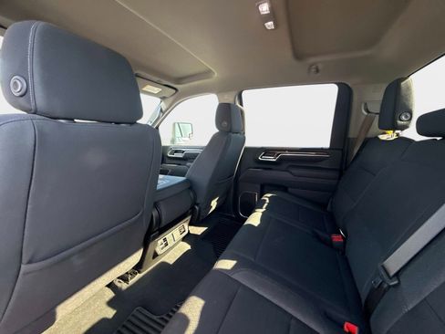 Used 2025 Chevrolet Silverado 2500 LT w/ Convenience Package image 18