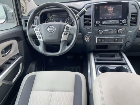 Used 2023 Nissan Titan SV w/ SV Convenience Package image 28