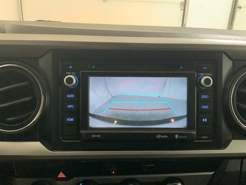 Used 2017 Toyota Tacoma SR5 image 34