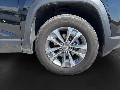 Used 2025 Chevrolet Equinox LT AWD/4WD image 17