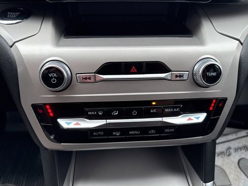 Used 2022 Ford Explorer XLT w/ Equipment Group 202A image 14