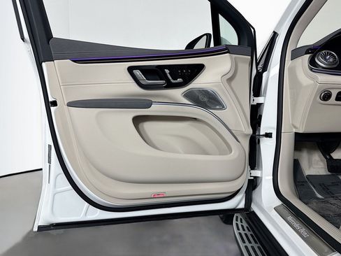 New 2026 Mercedes-Benz EQS 400 4MATIC SUV image 20