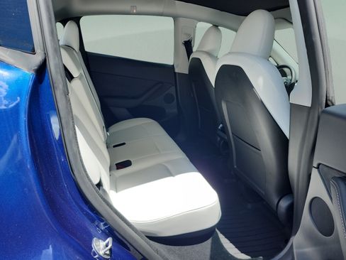 Used 2024 Tesla Model Y Performance AWD/4WD image 42