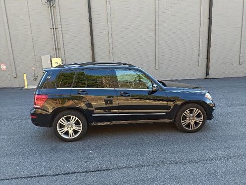 Used 2015 Mercedes-Benz GLK 350 4MATIC image 2