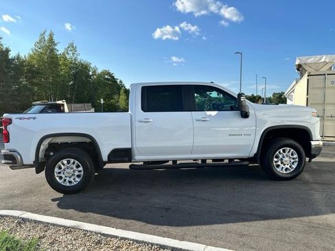 Used 2024 Chevrolet Silverado 2500 LT w/ All Star Edition AWD/4WD image 6