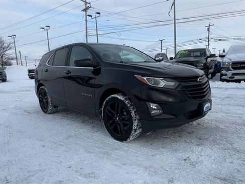 Used 2021 Chevrolet Equinox LT image 2