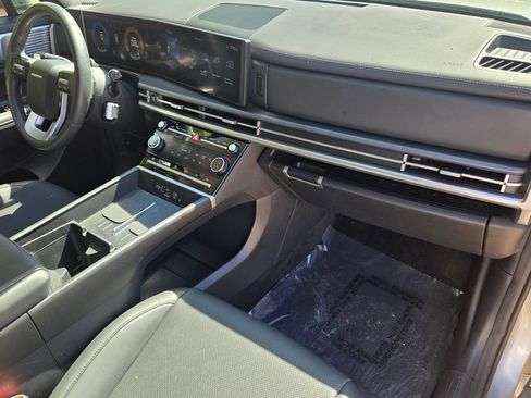 Used 2025 Hyundai Santa Fe SEL FWD image 19