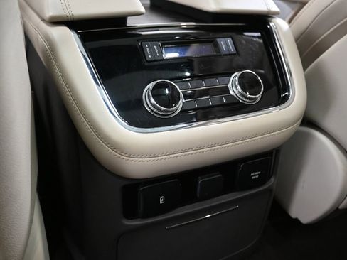 Used 2020 Lincoln Navigator Reserve w/ Luxury Package image 16