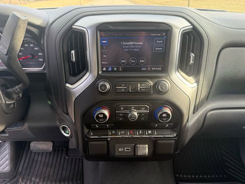 Used 2021 Chevrolet Silverado 1500 LT image 37